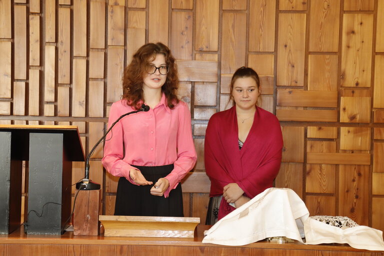 Konfirmovaly Rebeka a Arlene